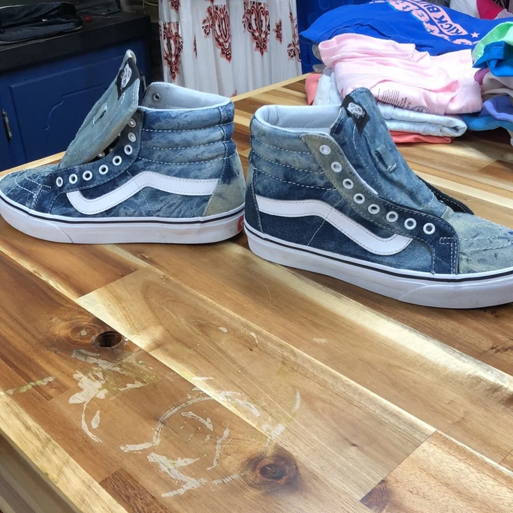 Vans off the wall hightop lace up distressed denim men’s size 6 women’s size 7.5